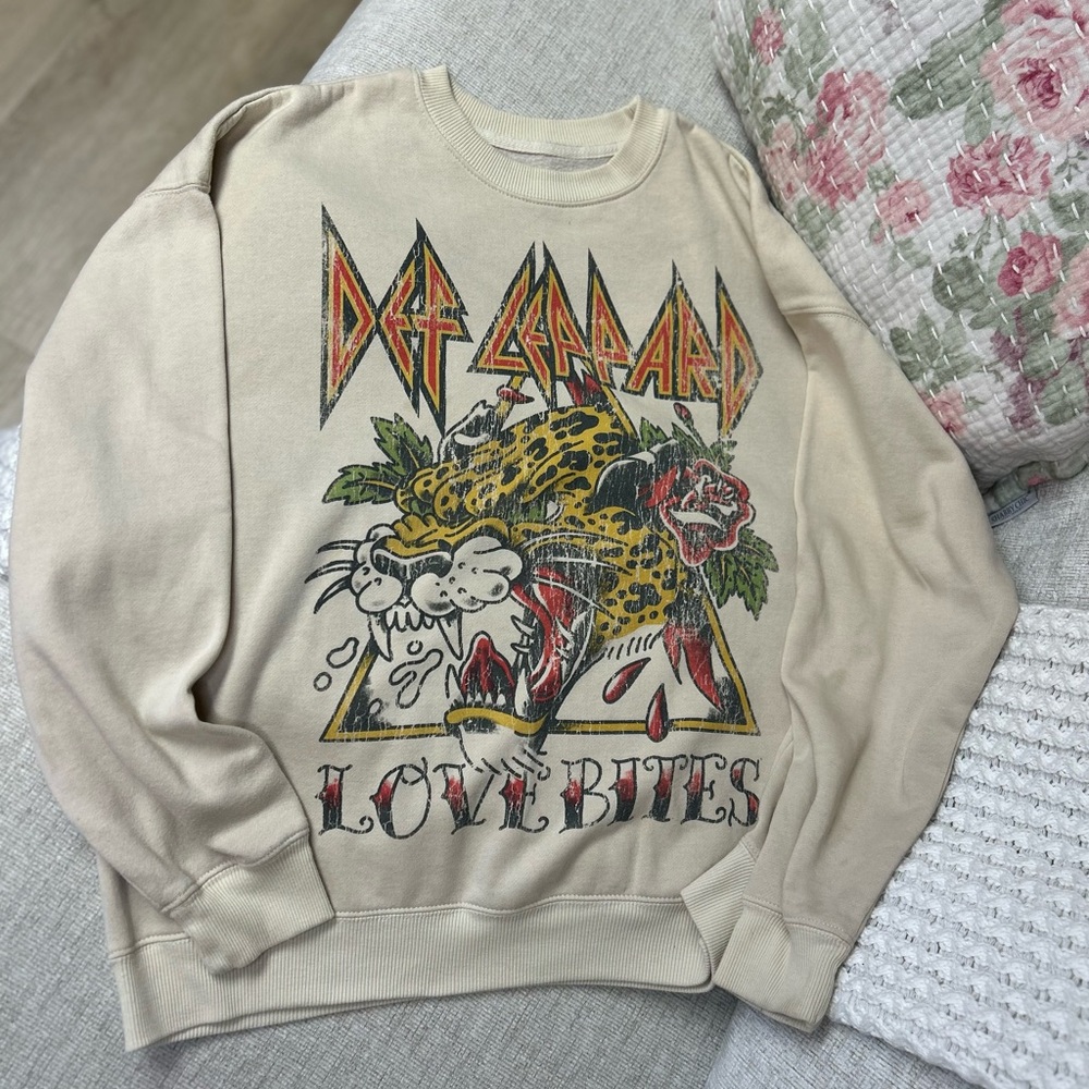 Cream Def Leppard Graphic Sweater - Picture 4 of 8